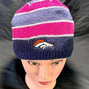 🚨 Denver Broncos NFL Crucial Catch Breast Cancer Awareness Knit Beanie Hat ❄️
